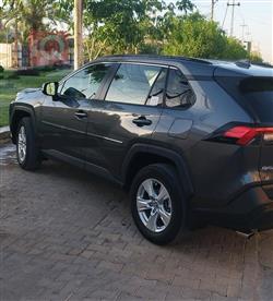 تۆیۆتا ڕاڤ 4